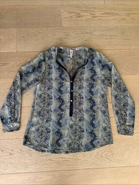 Alya Blue and Gray Snake-Print Tunic Blouse - Size M